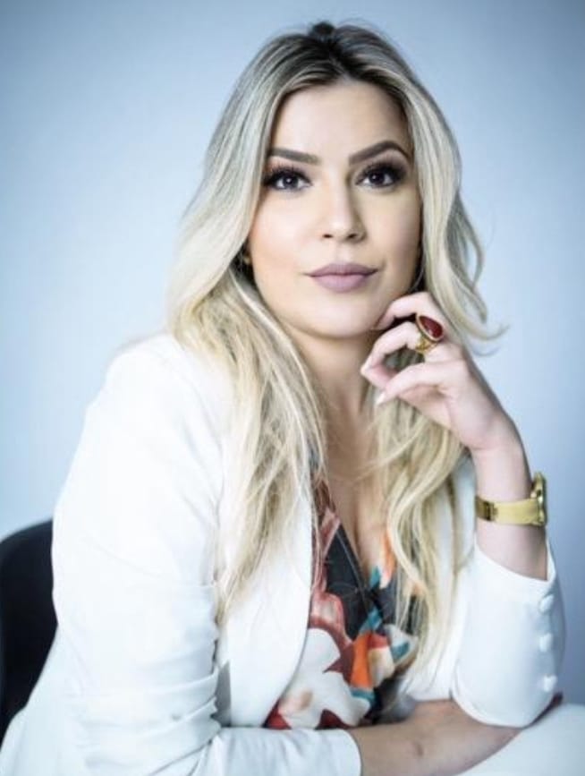 Dra. Fernanda Thays Lemos - Diretora do Depto Jurídico